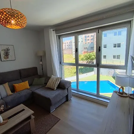Gaviotas,playa,piscinayparking * Malpica de Bergantiños
